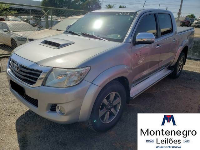 TOYOTA HILUX CD STD 3.0 D-4D TURBO DIESEL